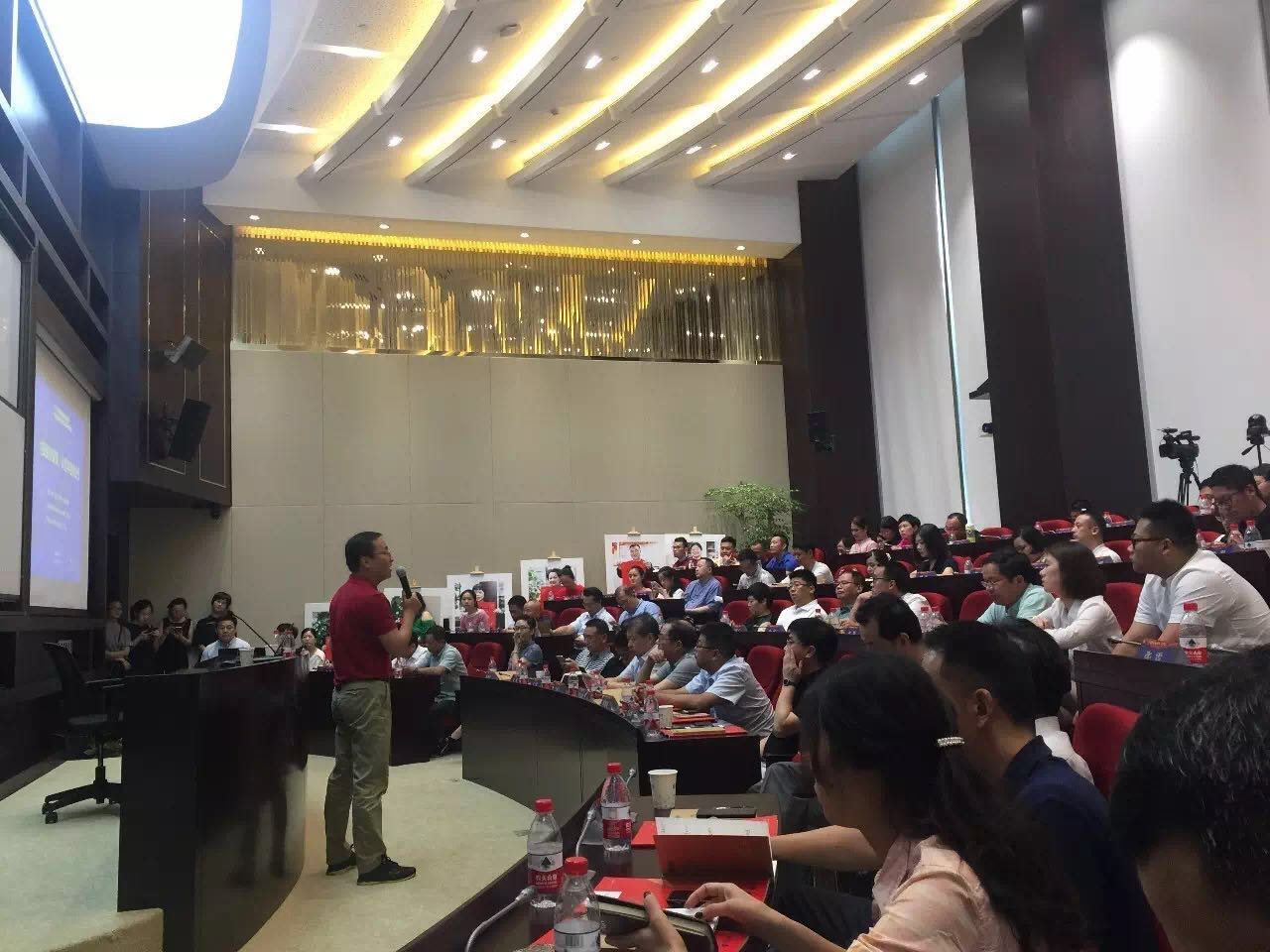 国务院办公厅关于印发深化收费公路制度改革取消高速公路省界收费站实施方案